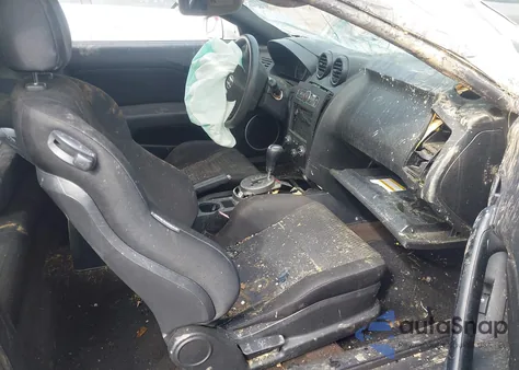 2008 Hyundai Tiburon Gs z USA, uszkodzony, nr VIN KMHHM66D98U282823